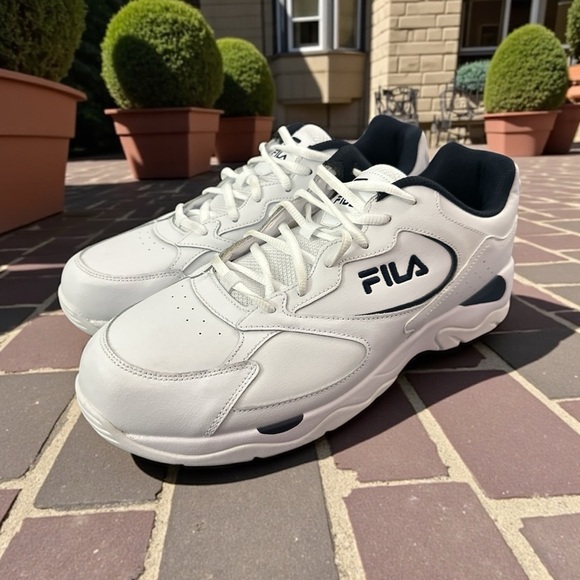 Fila Tri-Runner White and Dark Blue Athletic Running Shoes Sneakers men’s 13 - Picture 1 of 9